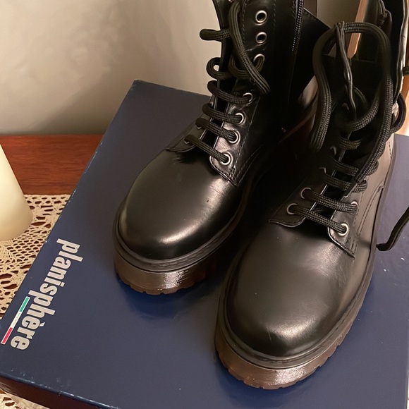 Leather platform combat boots - never worn! - Picture 4 of 5